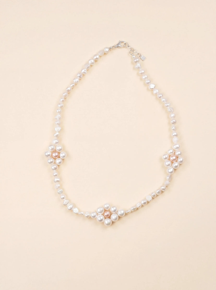 LULU - DAISY PEARL NECKLACE